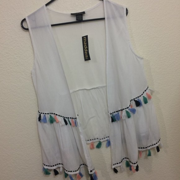 Madden NYC Boho Festival Tassel Tiered Vest White - Picture 2 of 9